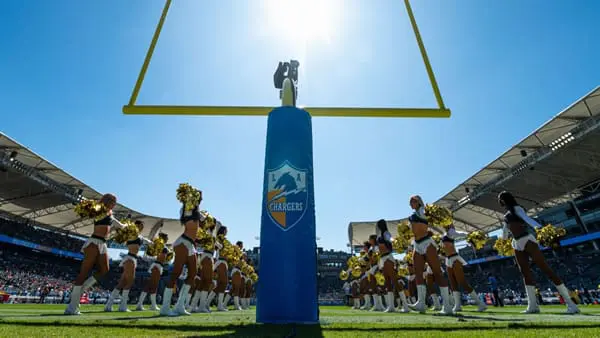 la-chargers-cheerleaders LA Chargers Cheerleaders