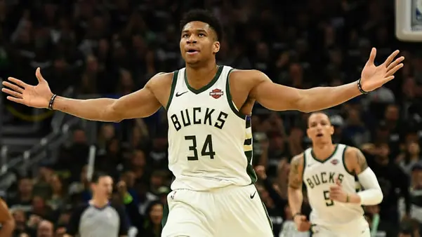 milwaukee-bucks-giannis-antetokounmpo-2 Giannis Antetokounmpo Bucks