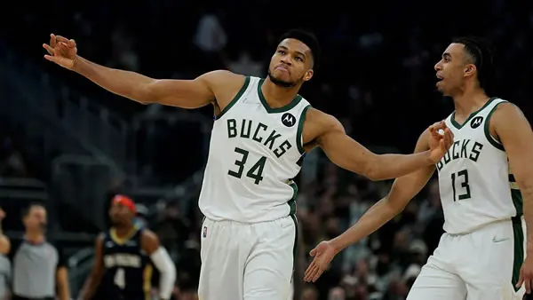 milwaukee-bucks-giannis-antetokounmpo-3 Giannis Antetokounmpo Bucks