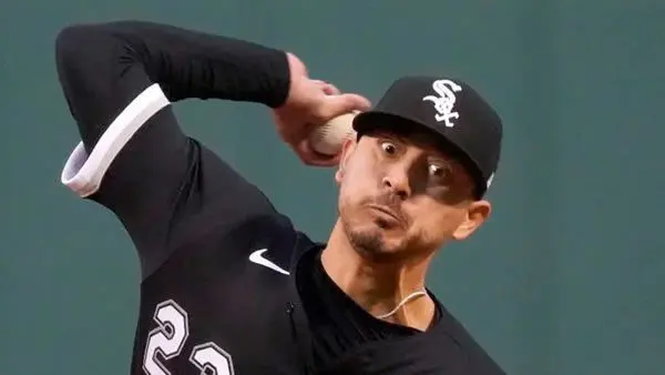 chicago-white-sox-vince-valsquez-1 Vince Velasquez White Sox Starting Pitcher