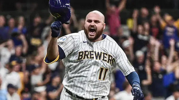 milwaukee-brewers-rowdy-tellez Rowdy Tellez Milwaukee Brewers