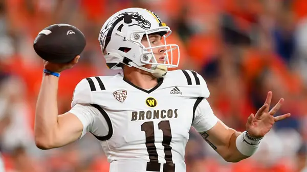 western-michigan-broncos-hayden-wolff Hayden Wolff QB WMU Broncos