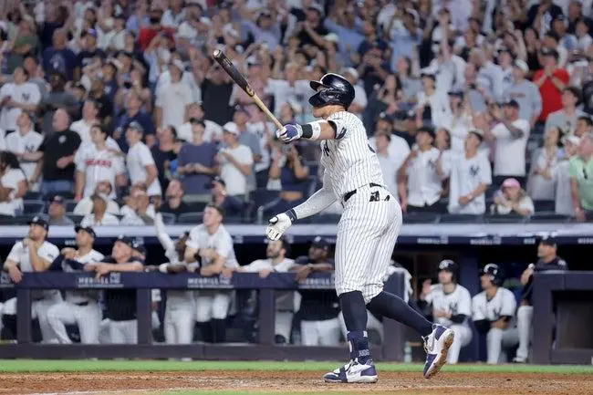 Cubs vs Yankees Prediction & Best Bets | Red-Hot Flexen Makes First Start Against Rodon