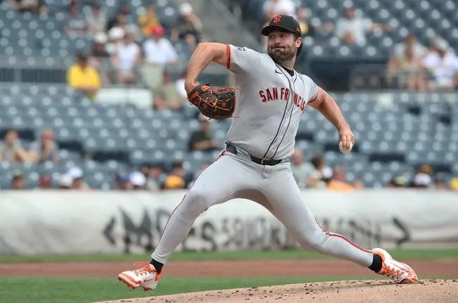 Giants vs Padres Prediction & Best Bets | Playoff Race Heats Up as NL West Rivals Clash