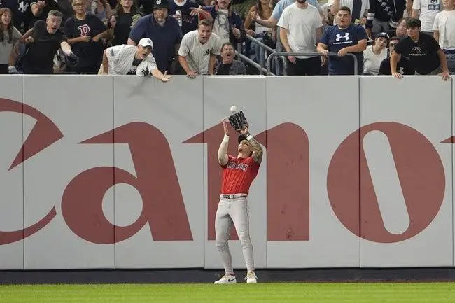 Red Sox vs Yankees Prediction & Best Bets | Ace Crochet Gives Boston Edge in Rivalry Showdown