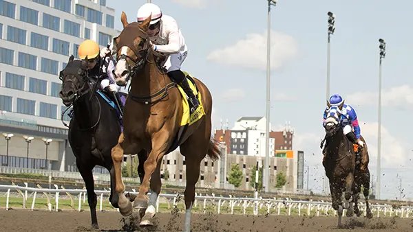 Sedburys Ghost vs No Time in 2025 King’s Plate at Woodbine