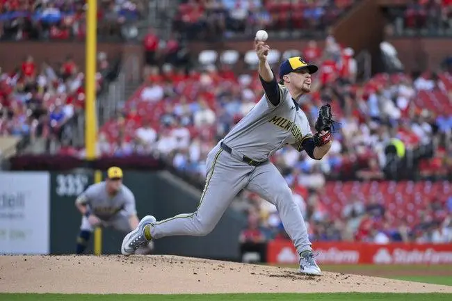 Milwaukee Brewers vs San Diego Padres Betting Prediction & Odds | NL Playoff Race