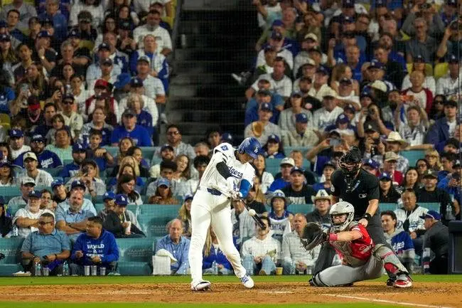 Reds vs Dodgers Prediction & Best Bets | Yamamoto Primed to Shine in Playoff Opener