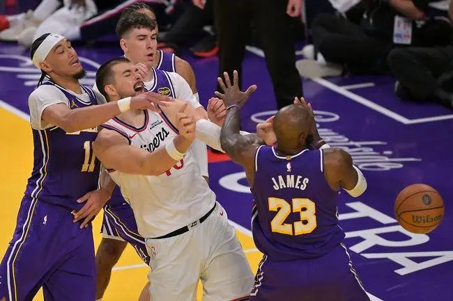 Mavericks at Lakers: Our Expert ATS Pick and Point Spread Prediction for Nov. 28