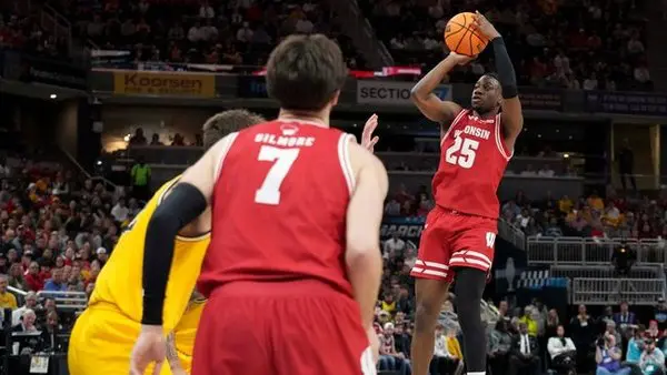 CBB Picks: Iowa vs. Wisconsin Predictions & Analysis 2/22/26