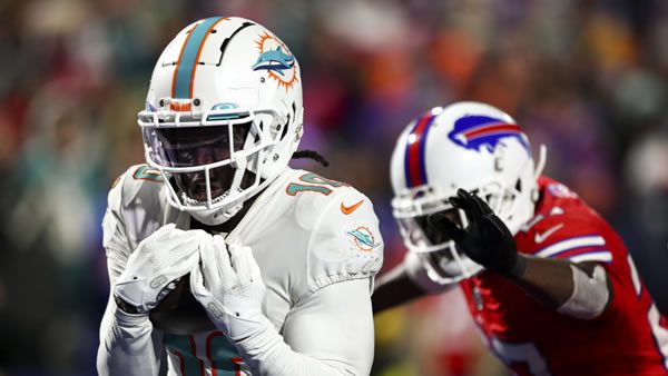 Tyreek Hill Miami Dolphins WR vs Buffalo