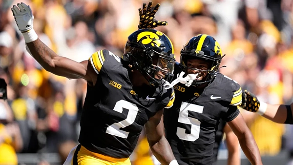 iowa-hawkeyes-kaleb-johnson-2 Kaleb Johnson RB Iowa Hawkeyes