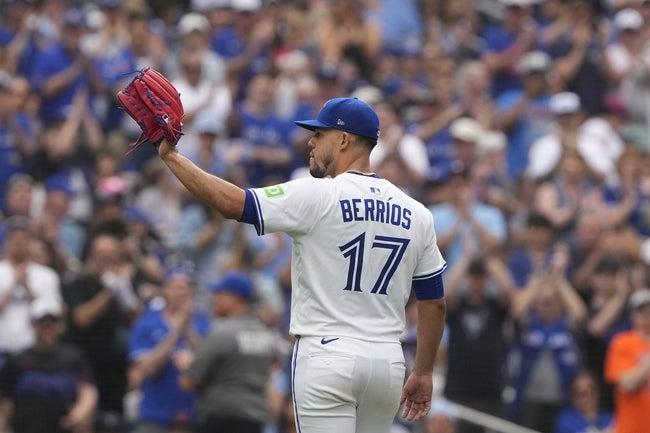 Giants vs Blue Jays Prediction & Best Bets | Ray's Return to Toronto Sets Stage for Pitching Duel