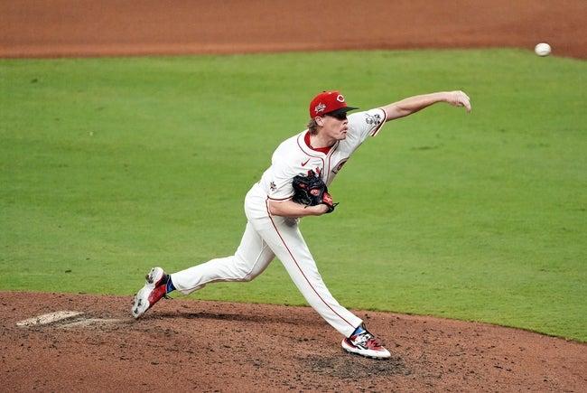 Reds vs Mets Prediction & Best Bets | Abbott Faces Peterson in Pitchers' Duel