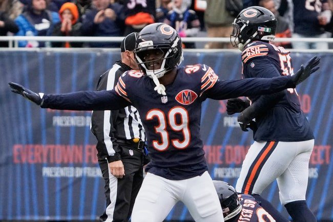 Oct 19, 2025; Chicago, Illinois, USA; Chicago Bears cornerback Josh Blackwell (39) reacts after a missed field goal by the New Orleans Saints during the first half at Soldier Field. Mandatory Credit: David Banks-Imagn Images