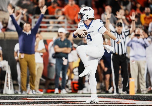 James Madison Dukes quarterback Matthew Sluka (9) reacts after scoring a touchdown in the third quarter to help put the Dukes up over Louisville. The Cards would beat the visiting Dukes 28-14 Friday September 5, 2025 at L&N Credit Union Stadium in Louisville, Kentucky.