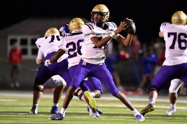 Bowling Green's Anthony Davis (19) attempts a pass during the second half of their game against Christian Academy, Friday, Sept. 26 2025 in Louisville Ky. Christian Academy won 27-24.