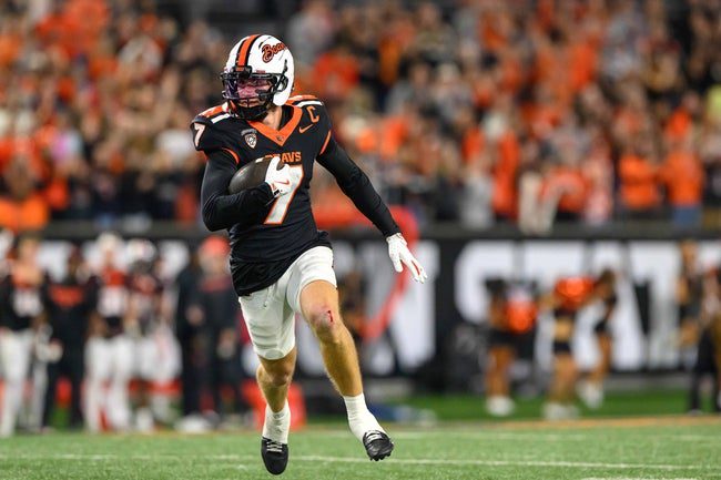Oct 18, 2025; Corvallis, Oregon, USA; Oregon State Beavers wide receiver Trent Walker (7) runs the ball after a catch during the second quarter against the Lafayette Leopards at Reser Stadium. Mandatory Credit: Craig Strobeck-Imagn Images