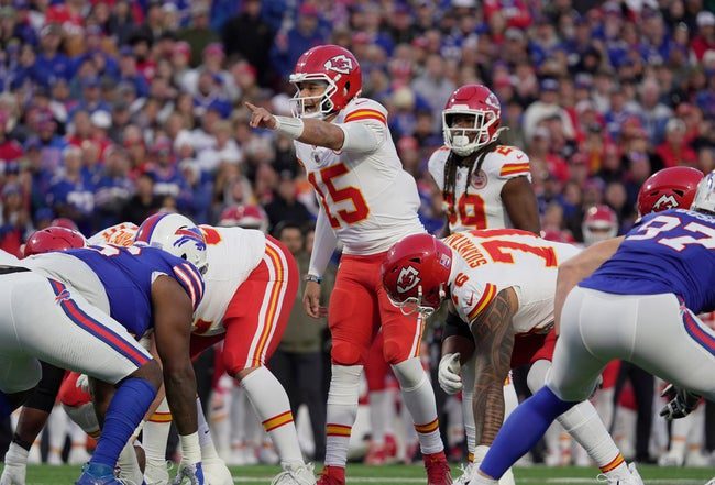 Chiefs vs Broncos Betting Preview & Picks: Mahomes Looks to Reclaim the AFC West
