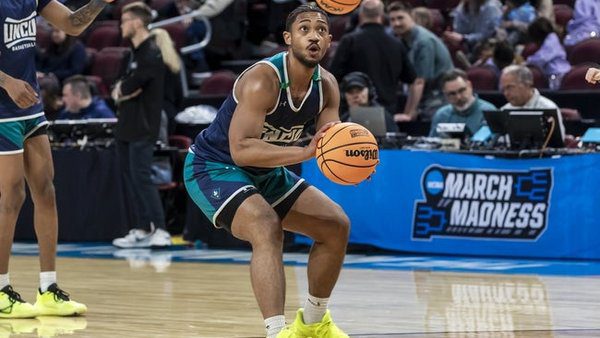 Donovan Newby UNC-Wilmington Seahawks is key to our prediction & analysis tonight