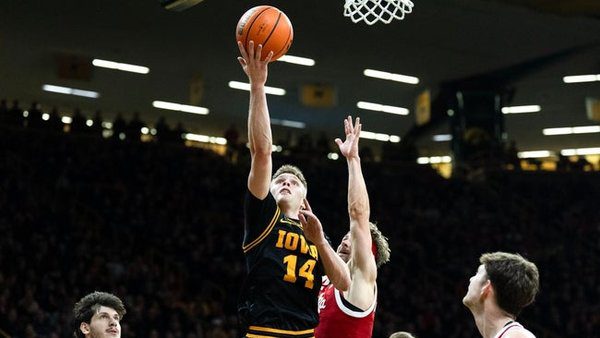 Bennett Stirtz Iowa is key to our prediction & analysis tonight