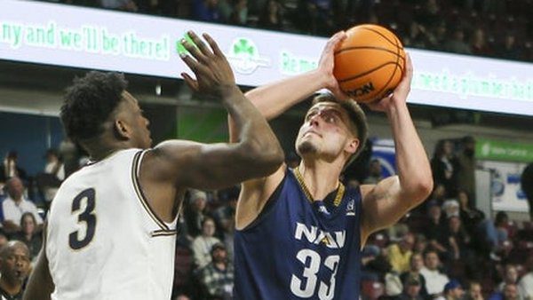 Carson Towt Northern Arizona Lumberjacks is key to our prediction & analysis tonight