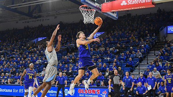 South Dakota State Jackrabbits guard Joe Sayler