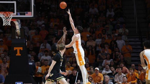 J.P. Estrella Tennessee Volunteers is key to our prediction & analysis tonight