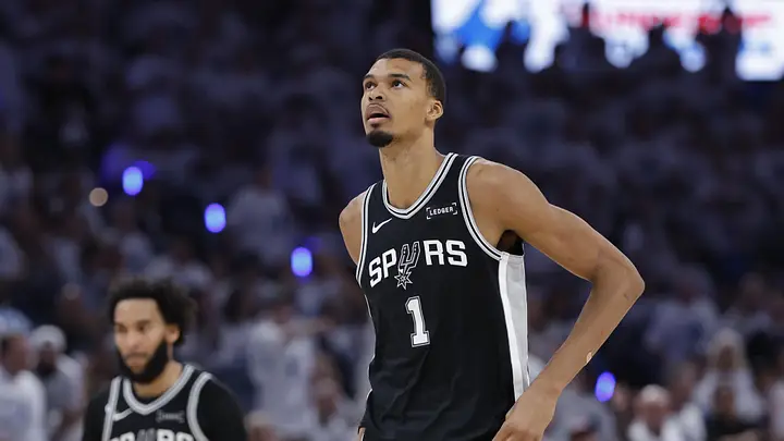 San Antonio Spurs at New York Knicks NBA Total Pick San Antonio Spurs at New York Knicks NBA matchup graphic with total pick and analysis from RBD