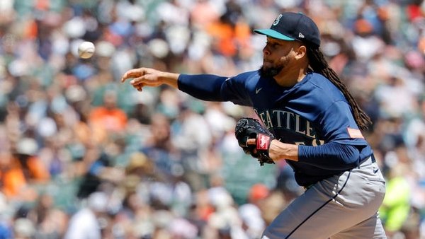 Blue Jays vs. Mariners Pick: Cease’s 3.02 ERA Meets a Below-Replacement Castillo