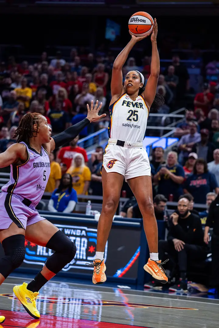Indiana Fever at Minnesota Lynx WNBA matchup graphic with spread pick and analysis from RBD